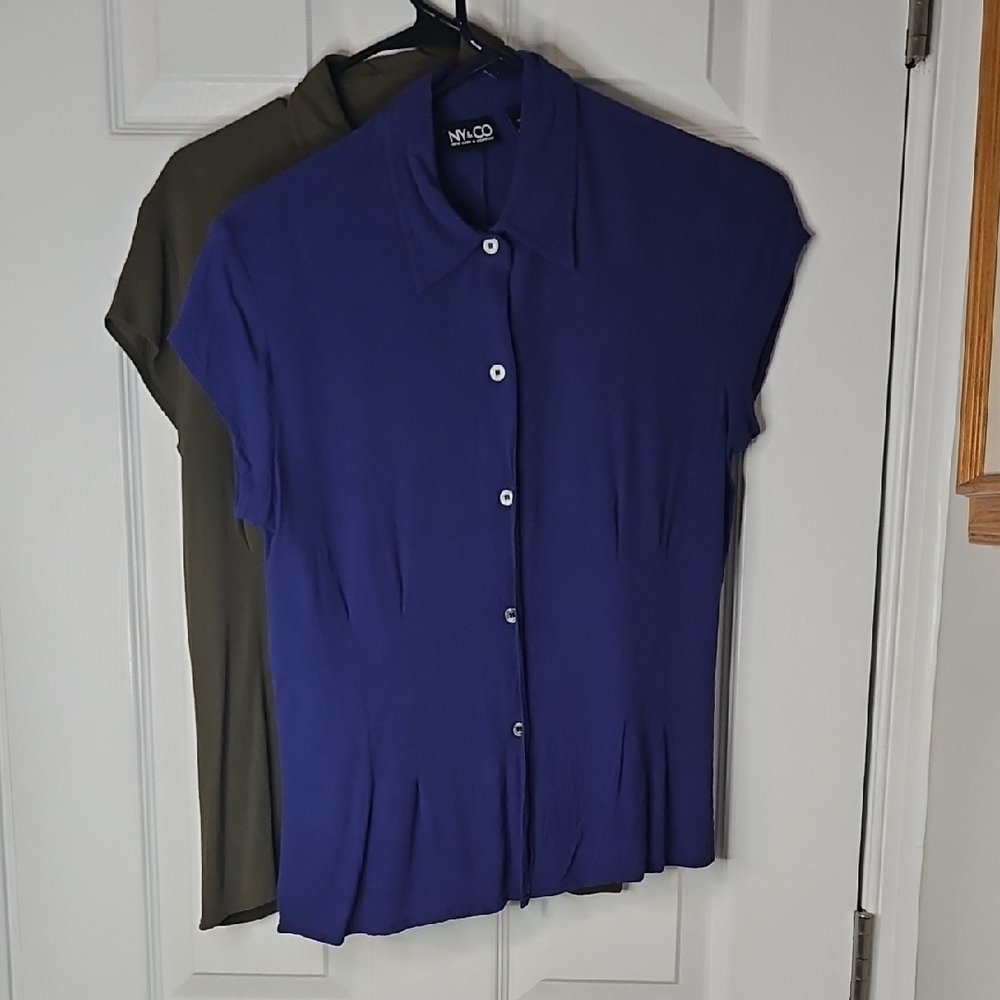 NY&CO Short Sleeve Buttondown Rayon Blouses (2).  Free Of Stains/Tears.